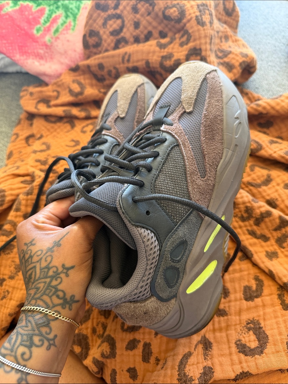 Adidas Yeezy Boost 700 Mauve Mens